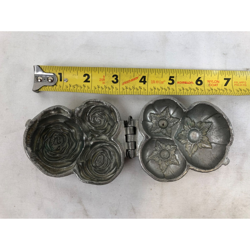 3 Roses Cluster Bunch Vintage Pewter Ice Cream Mold