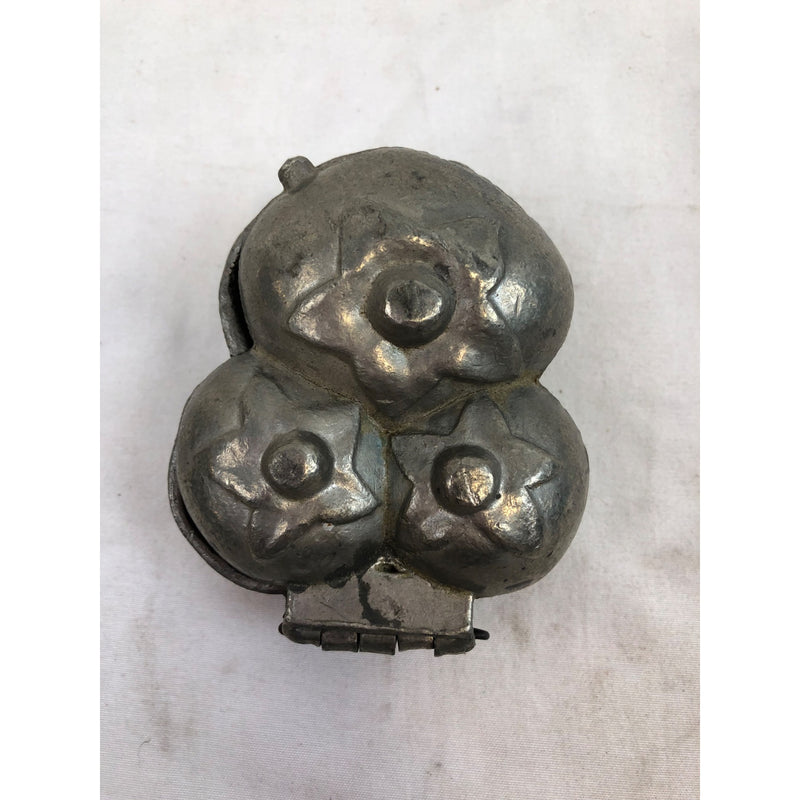 3 Roses Cluster Bunch Vintage Pewter Ice Cream Mold