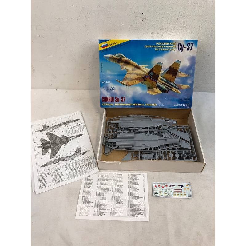 Zvezda Cy-37 Sukhoi Su-37 Russian Supermaneuverable Fighter 1:72 Model Kit