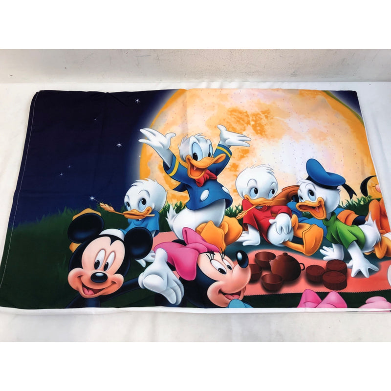 Disney Queen Size Duvet Cover with 2 Pillow Shams. Mickey, Minnie, Donald, etc.