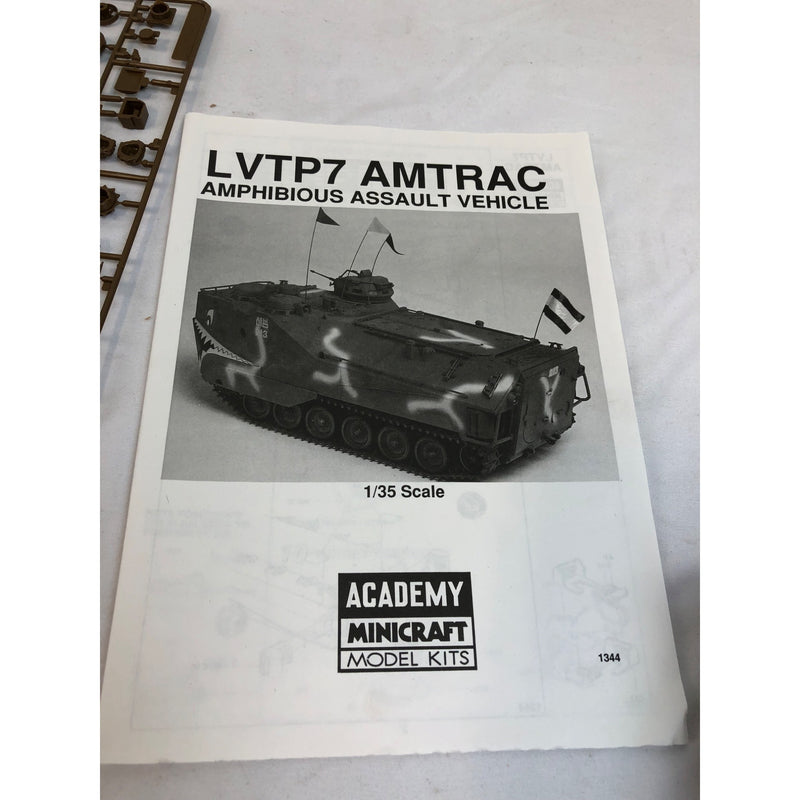 LVTP-7 US Amphibious Assault Vehicle Academy Minicraft Model Kits